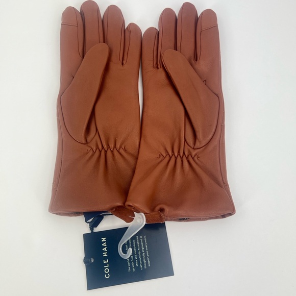 COLE HAAN QUILTED LADIES LEATHER GLOVES, MEDIUM SIZE, BRITISH TAN COLOR - Picture 6 of 11
